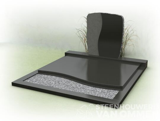 Familiegraf met ruwe letterplaat