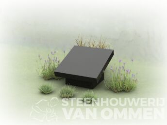 Urnmonument met vierkante letterplaat